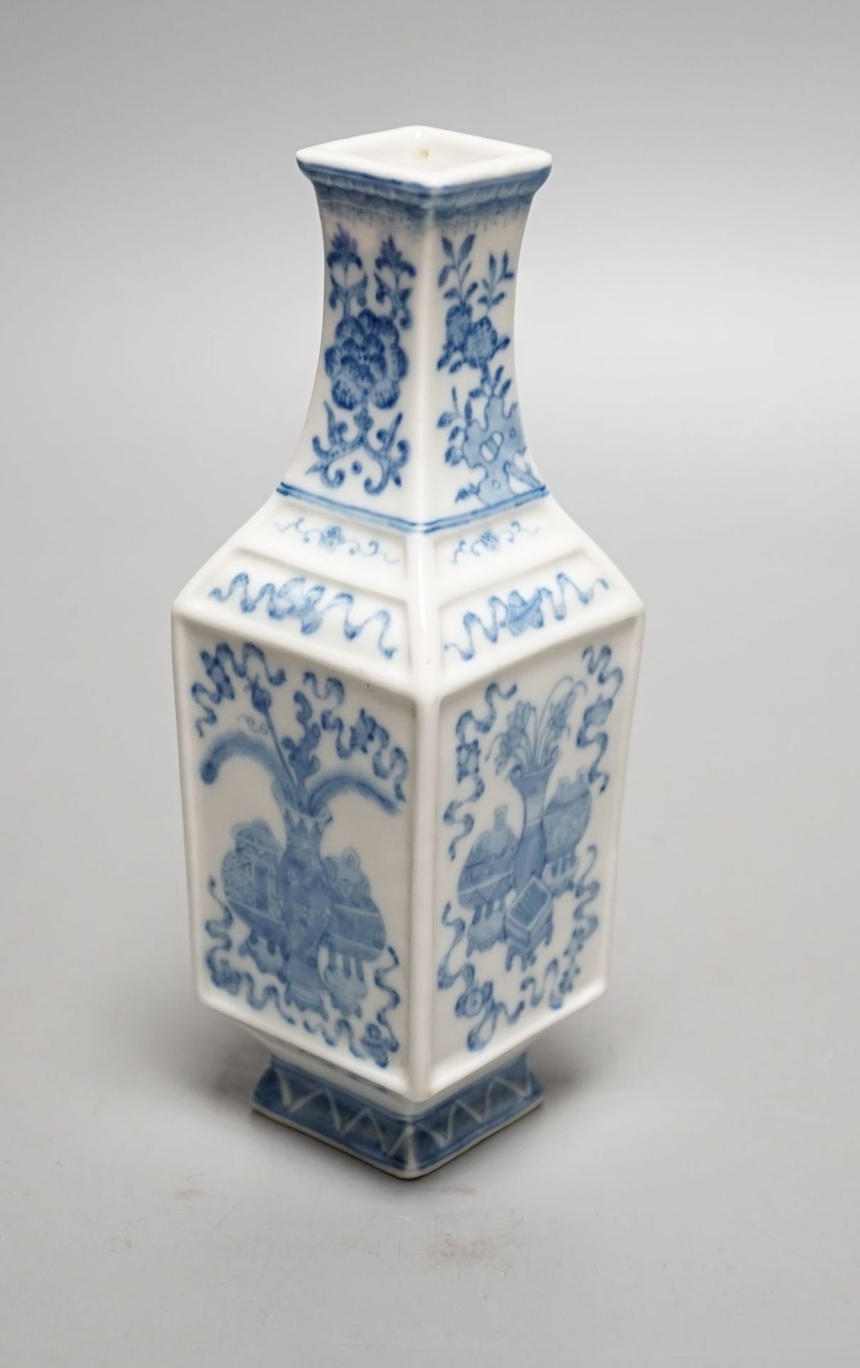 A Chinese square form blue and white vase - 16.5cm tall